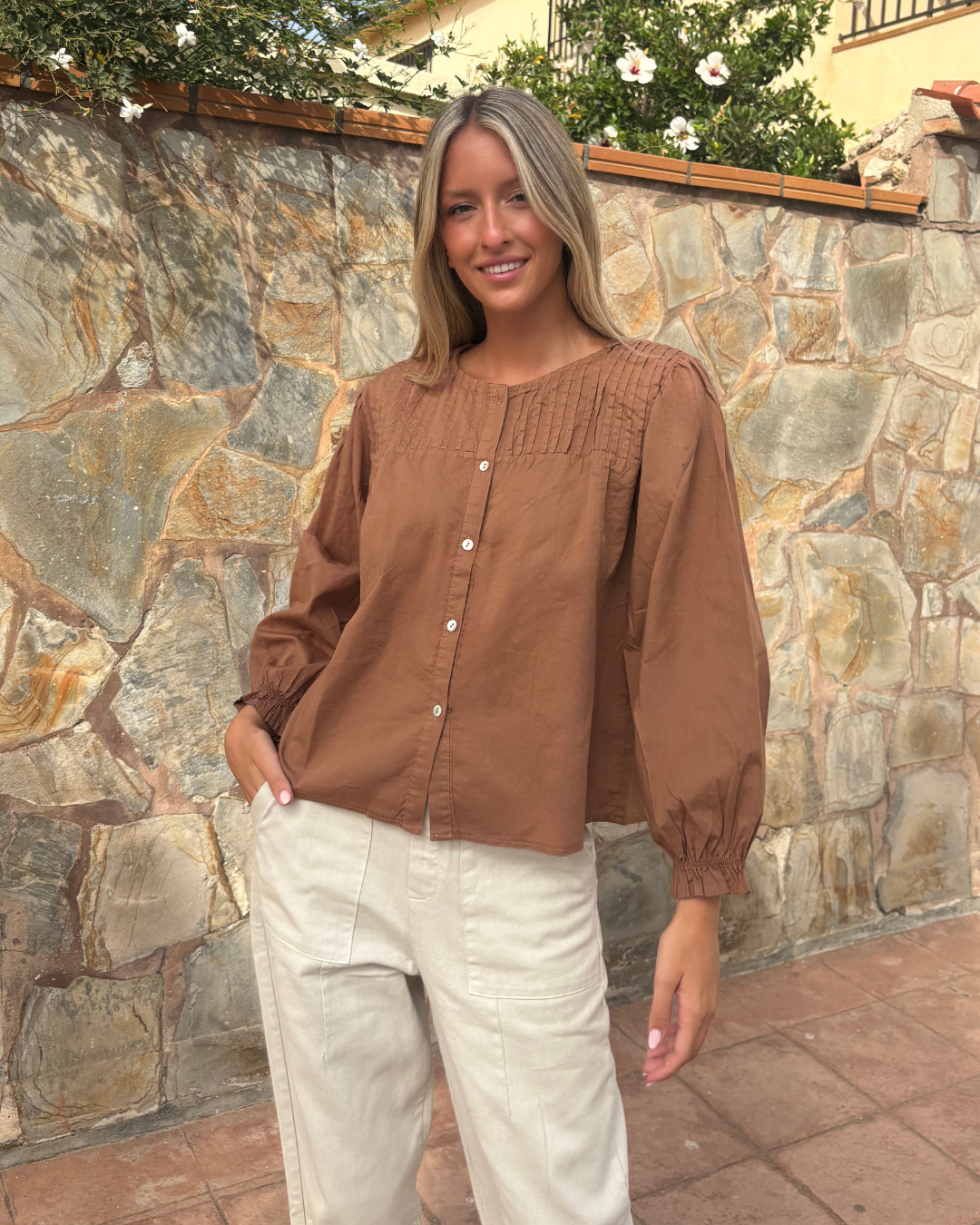 Camisa Mogrovejo camel