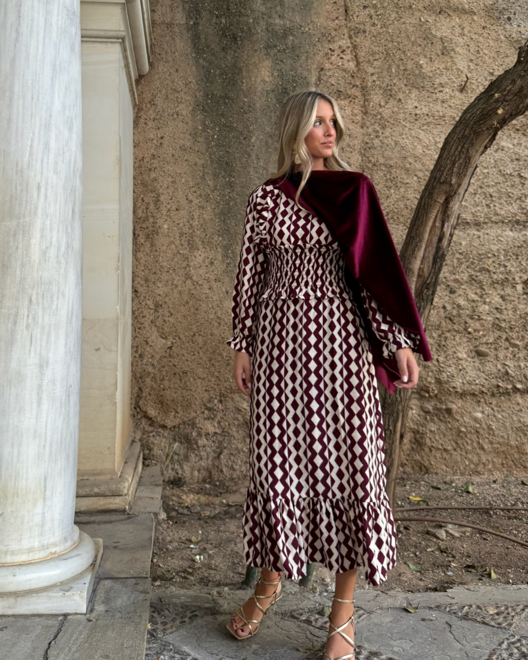 Vestido Covadonga burdeos