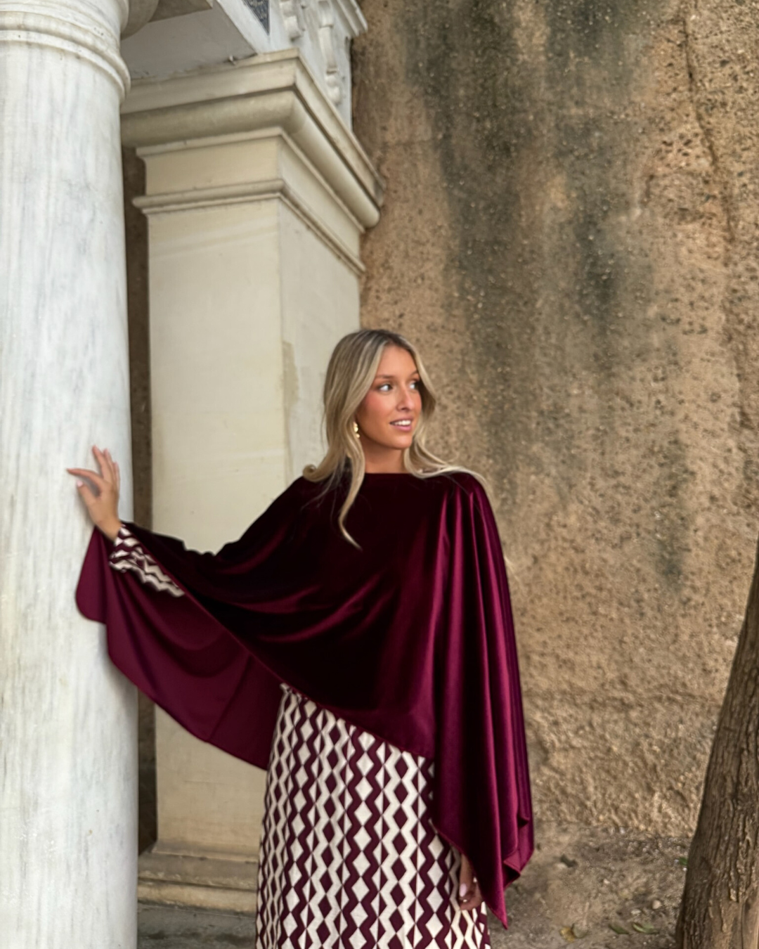 Capa Sanabria granate