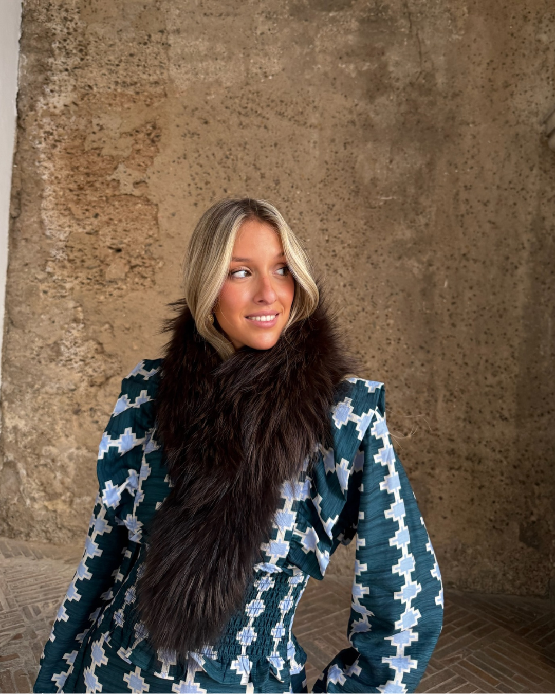 Cuello Zurich marrón