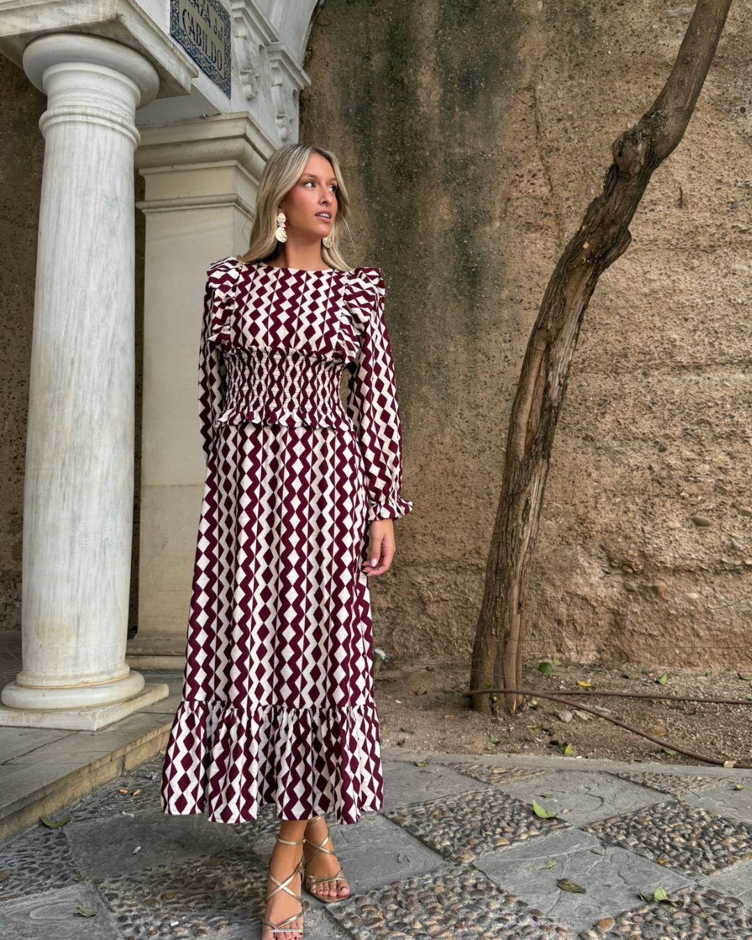 Vestido Covadonga burdeos