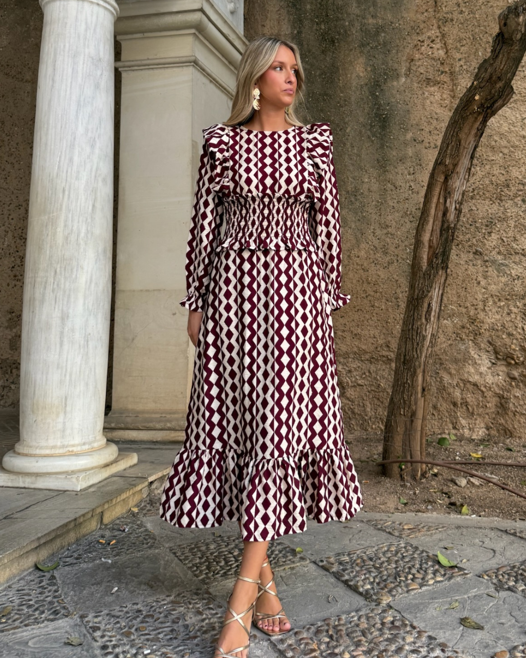 Vestido Covadonga burdeos