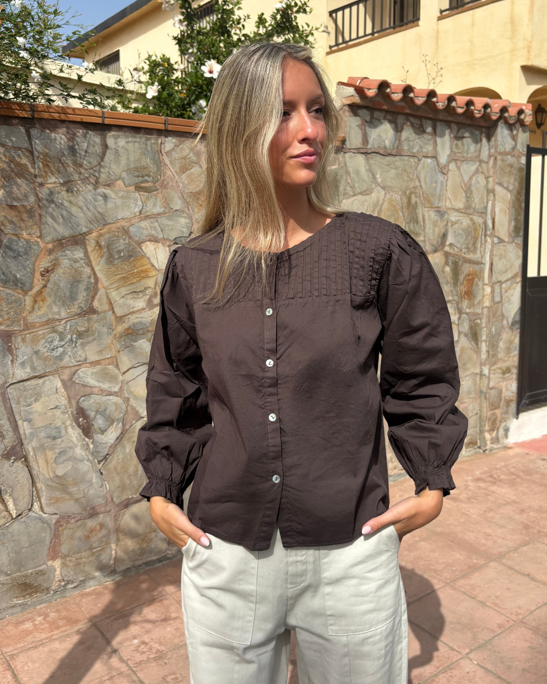 Camisa Mogrovejo chocolate