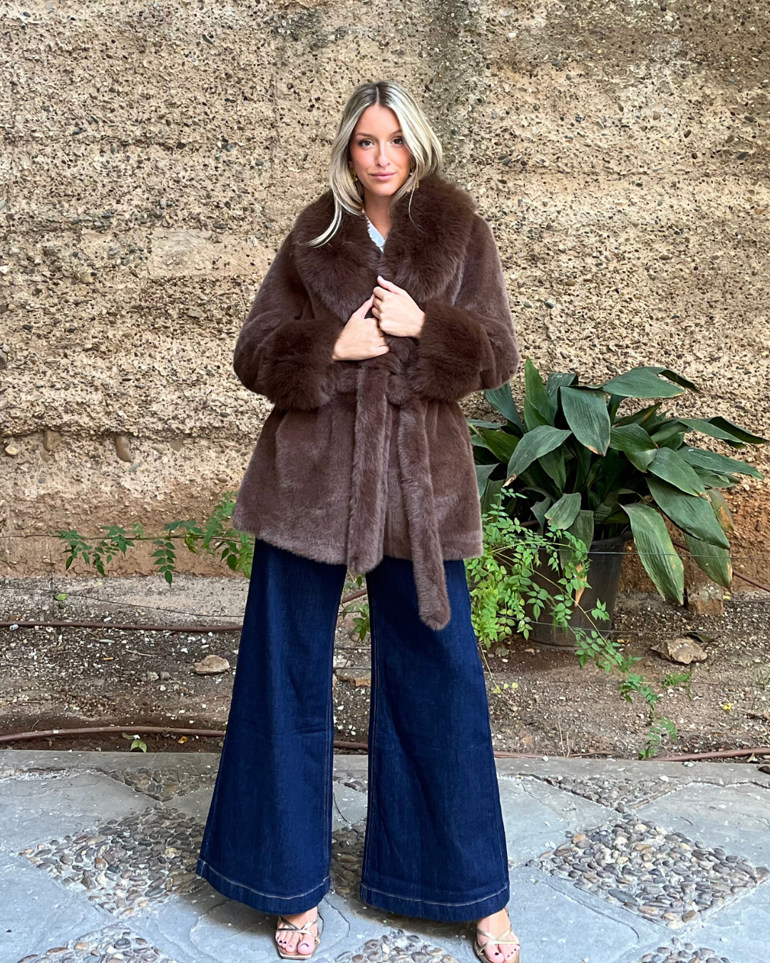 Abrigo Dakota chocolate