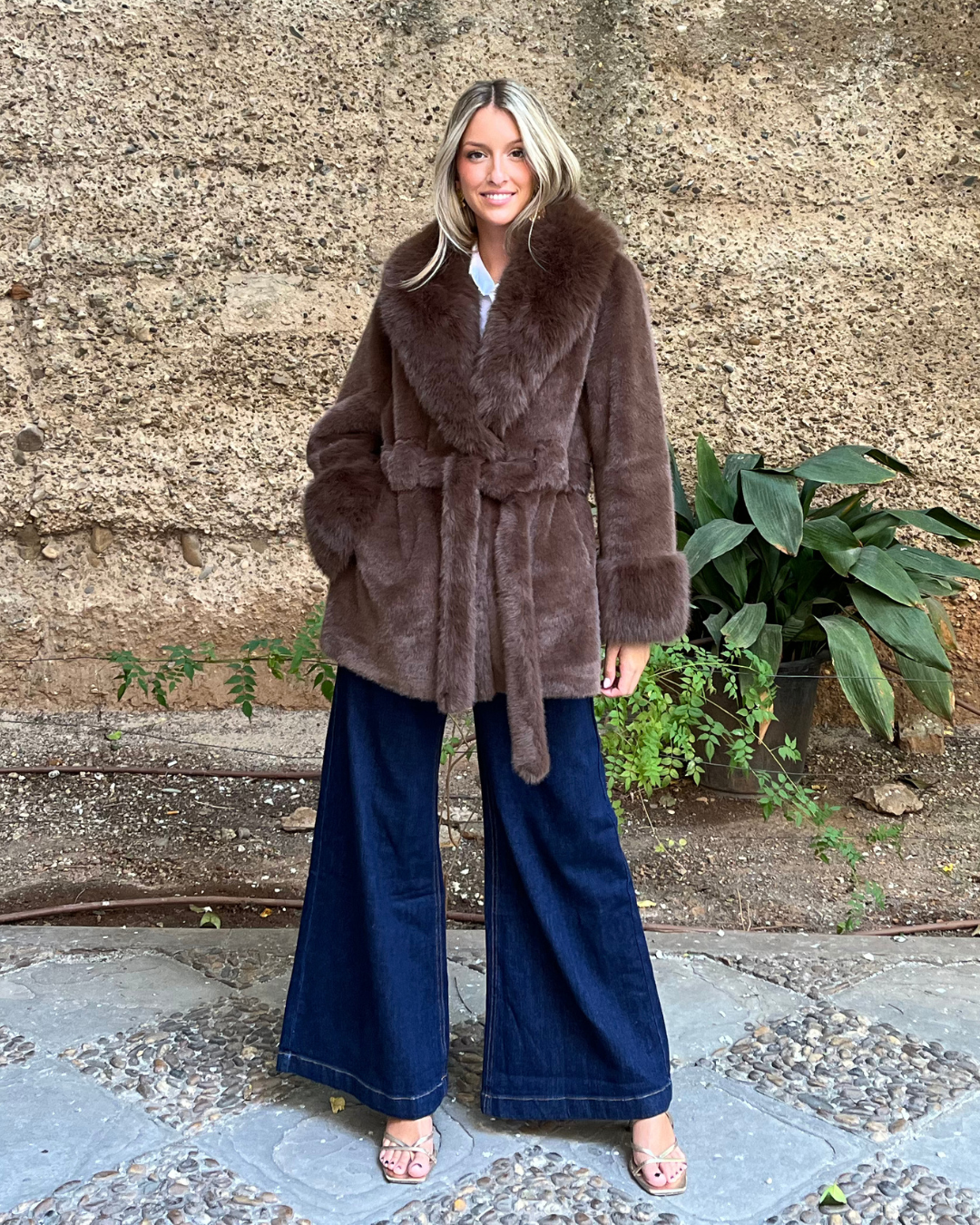 Abrigo Dakota chocolate