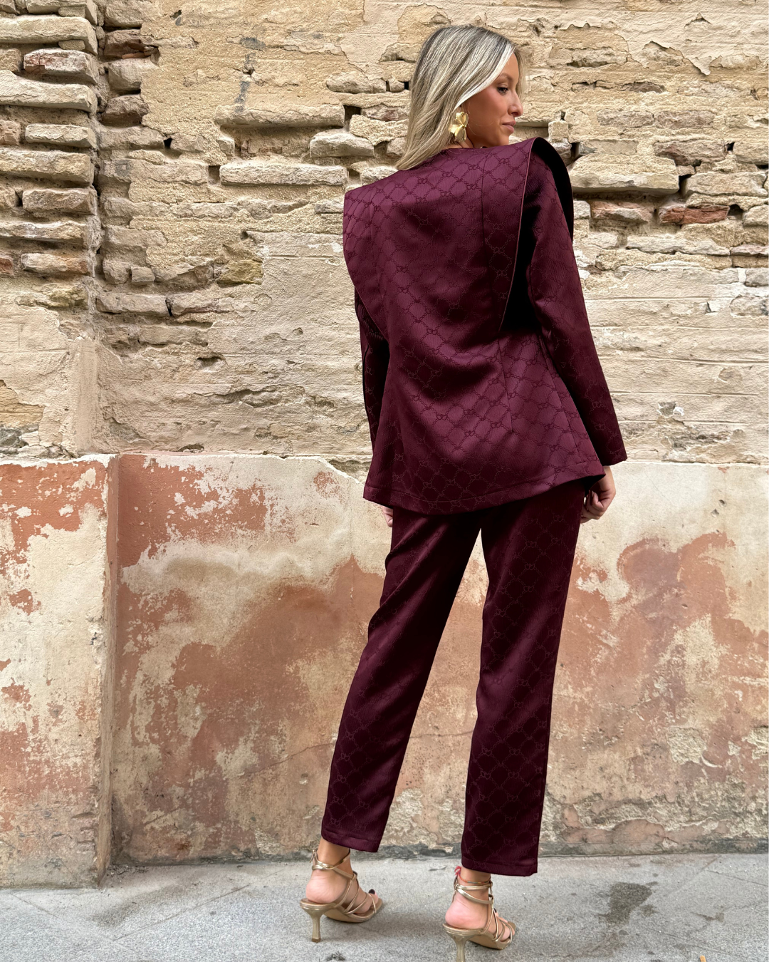 Traje Versalles