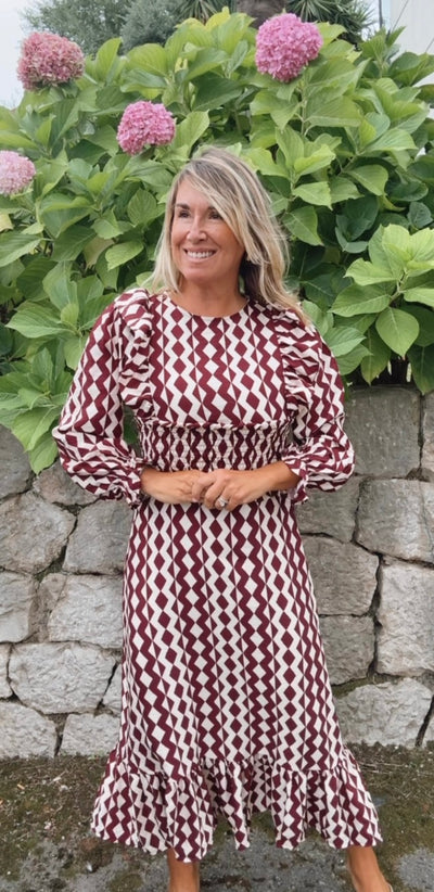 Vestido Covadonga burdeos