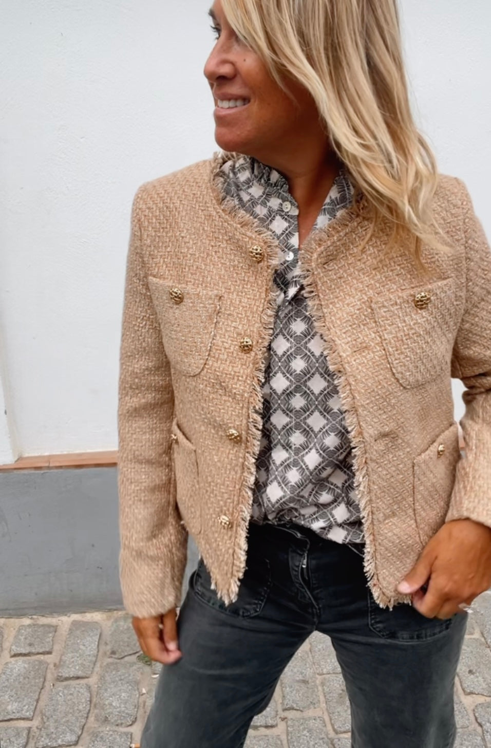 Chaqueta tweed beige